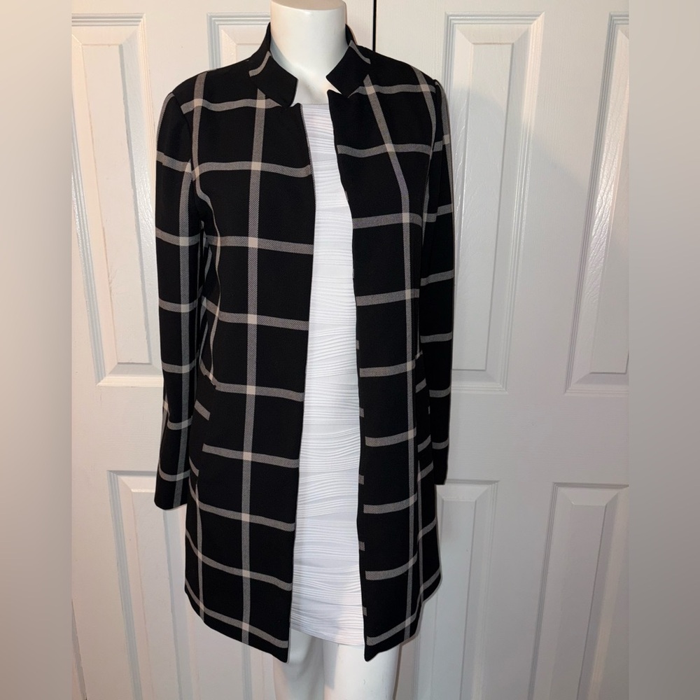 Carolina Belle Black and White Blazer with Classic Checkered Pattern - Like New